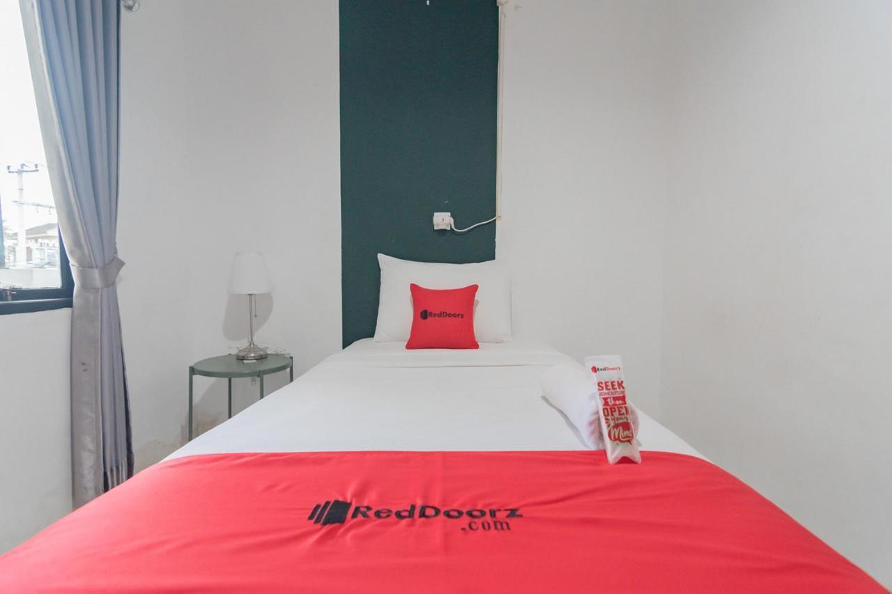 Reddoorz At Sani Guest House Balikpapan エクステリア 写真